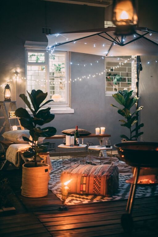 Tips for Creating a Cozy and Inviting Outdoor Living Space